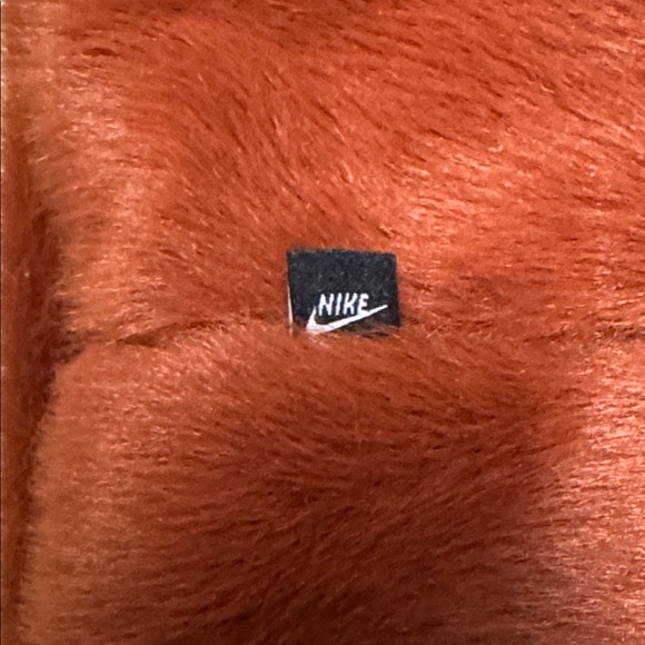 Nike Women's Faux Fur Warm Headband - Picture 4 of 5